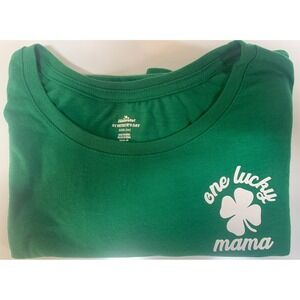 Celebrate‎ St. Patrick's Day luck green shamrock  T-shirt women's L